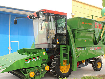 玉米收獲機