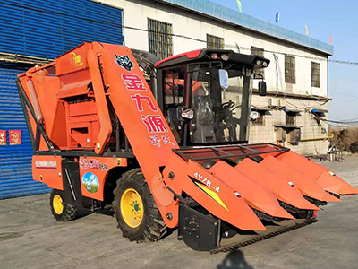 玉米聯(lián)合收割機(jī)